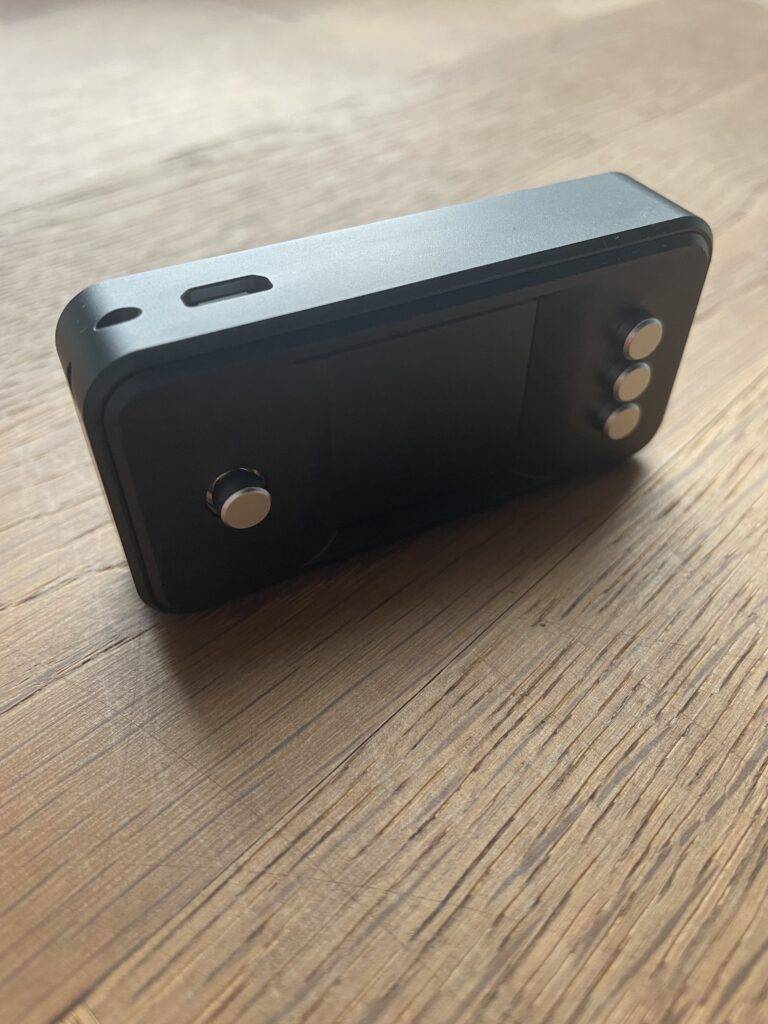 seedsigner black aluminium front left