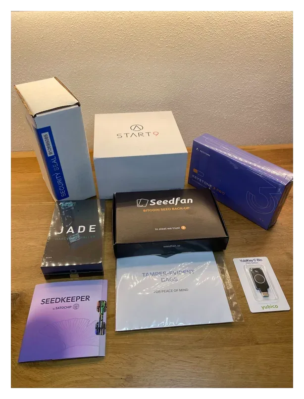 Bitcoin hardware wallet bundle configurator